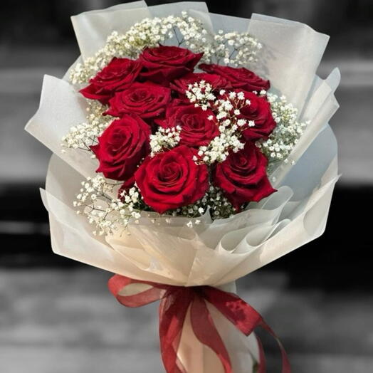 Роскошный букет из 10 красных роз