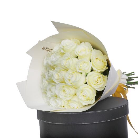 21 Whit Roses  Bouquets-5976
