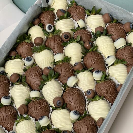 White box (Size XL, Milk White + blueberries)