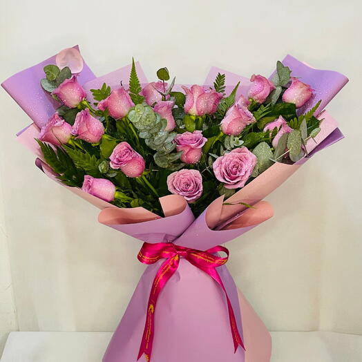 Feeling Young: Bunch of 30 Purple Roses