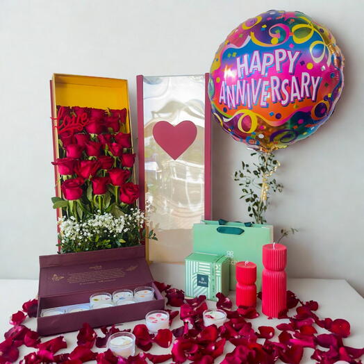 Романтическое Вечное Пламя | Розы в стеклянной коробке + Patchi + Свечи + Воздушный шар | Подарки онлайн в Дубае
