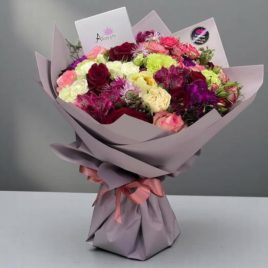 Элегантный букет из смешанных цветов