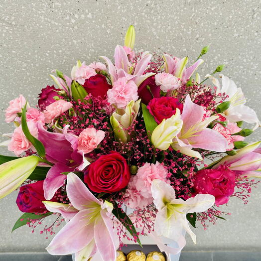 Подарочный бокс с цветами Пудровая гармония