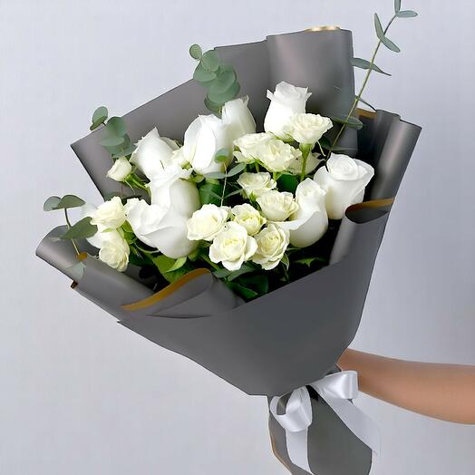Букет белых роз