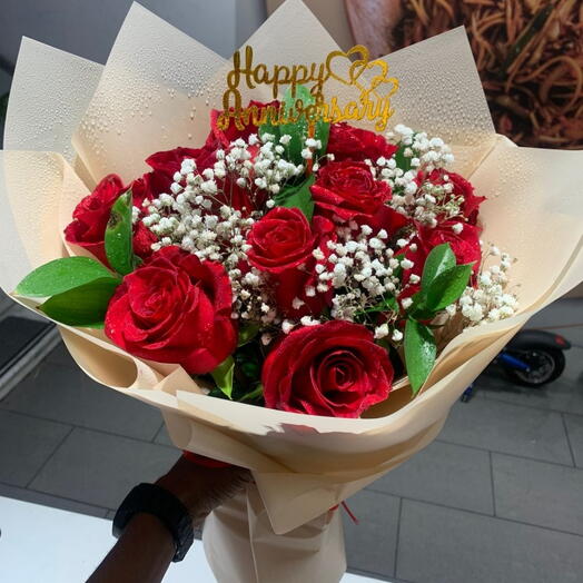 Подарок: букет из красных роз