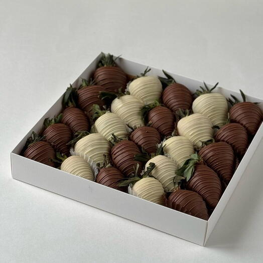 Classic Duo Chocolate Strawberry Box