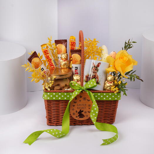 Panier-cadeau de chocolats en forme de lapin